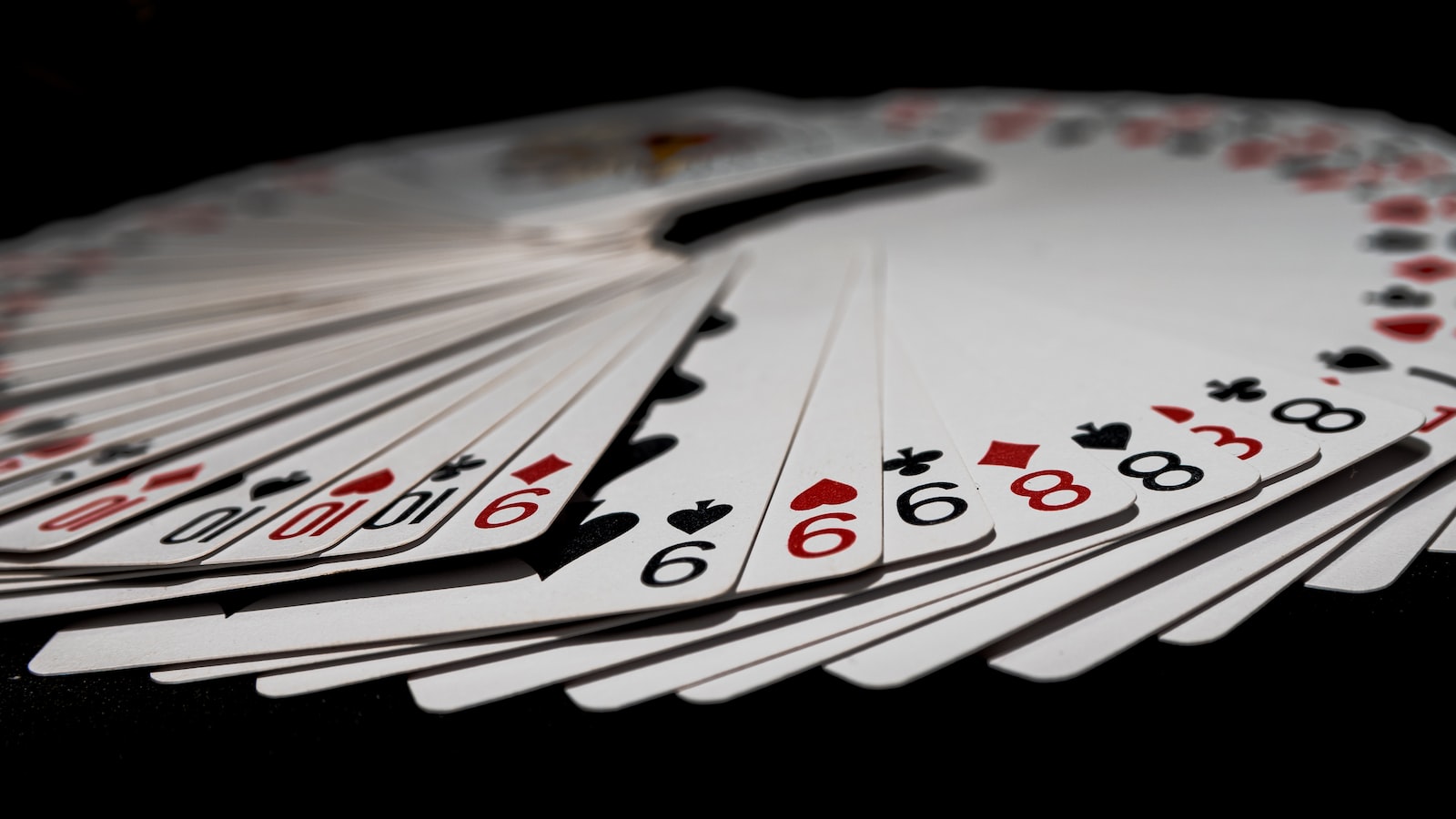 “Breaking the Odds: Unconventional Ways to Win at Casinos”